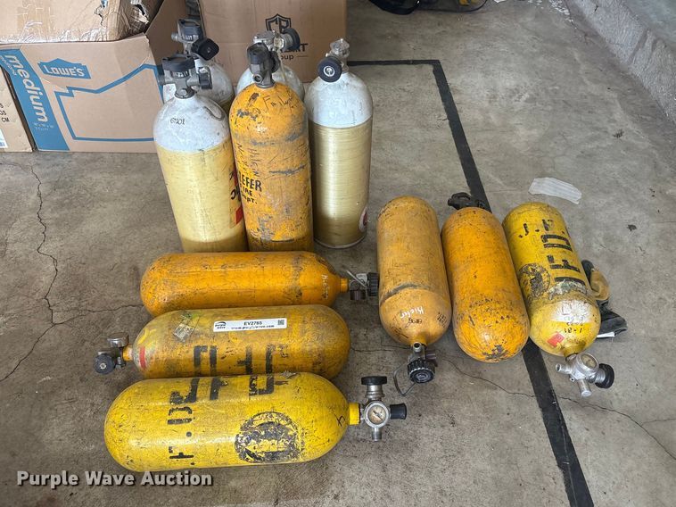 image for item EV2765 Approximately 11 oxygen tanks