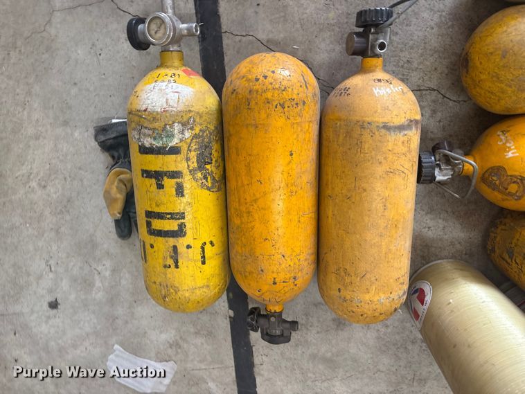 image for item EV2765 Approximately 11 oxygen tanks