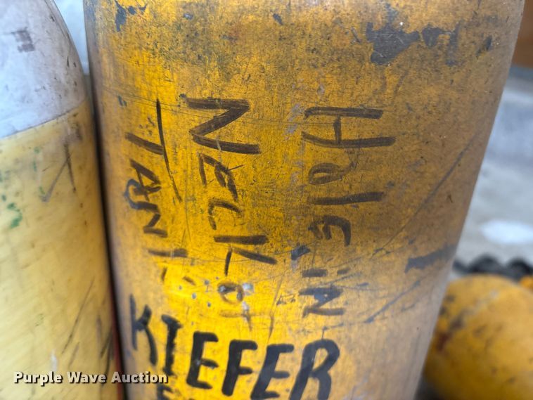 image for item EV2765 Approximately 11 oxygen tanks