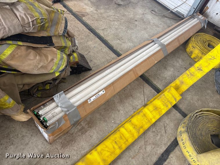 image for item EV2768 Approximately 25 fluorescent bulbs