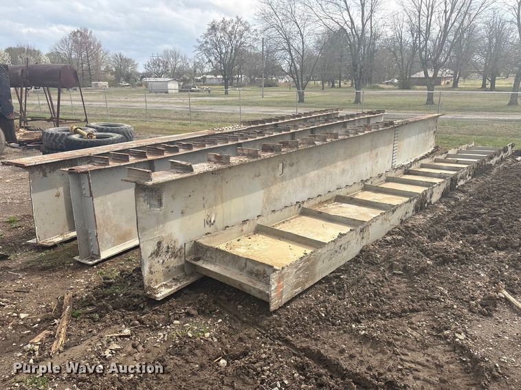 image for item EV2811 (4) I-beams