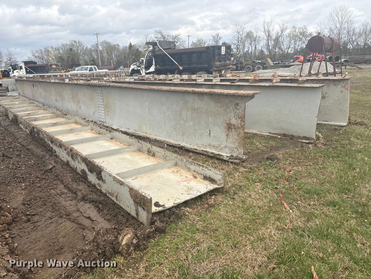 image for item EV2811 (4) I-beams