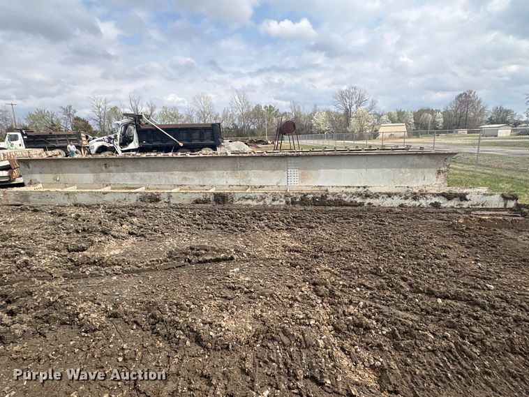 image for item EV2811 (4) I-beams