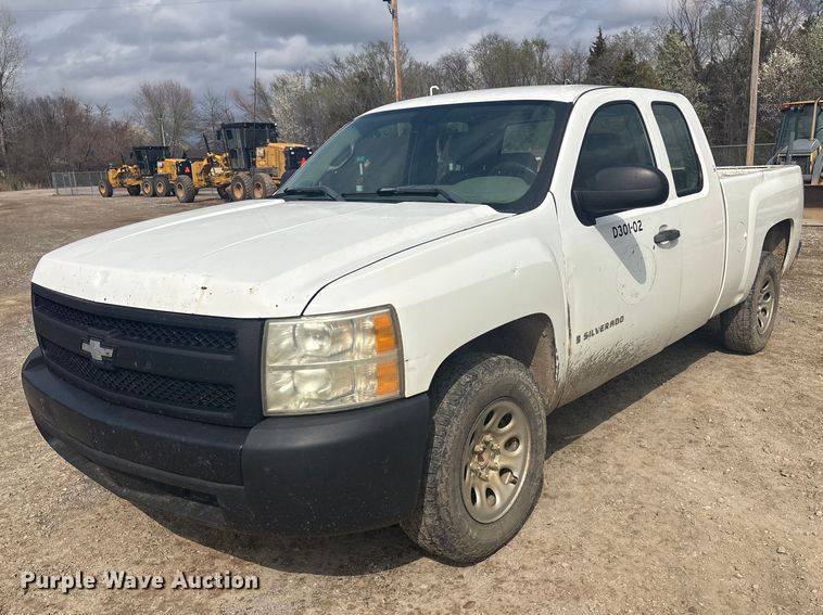 image for item EV2812 2008 Chevrolet Silverado 1500 Ext. Cab pickup truck