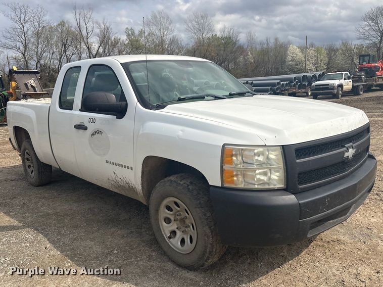 image for item EV2812 2008 Chevrolet Silverado 1500 Ext. Cab pickup truck