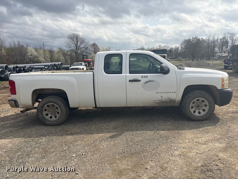 image for item EV2812 2008 Chevrolet Silverado 1500 Ext. Cab pickup truck