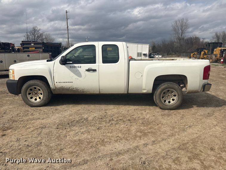 image for item EV2812 2008 Chevrolet Silverado 1500 Ext. Cab pickup truck