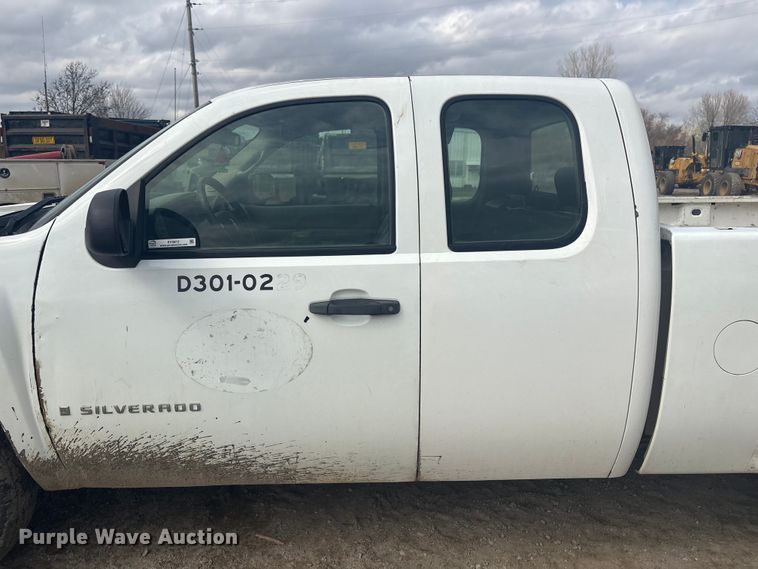 image for item EV2812 2008 Chevrolet Silverado 1500 Ext. Cab pickup truck