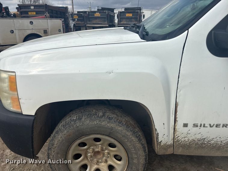 image for item EV2812 2008 Chevrolet Silverado 1500 Ext. Cab pickup truck