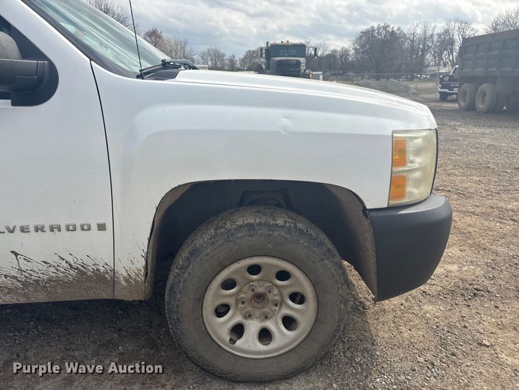 image for item EV2812 2008 Chevrolet Silverado 1500 Ext. Cab pickup truck