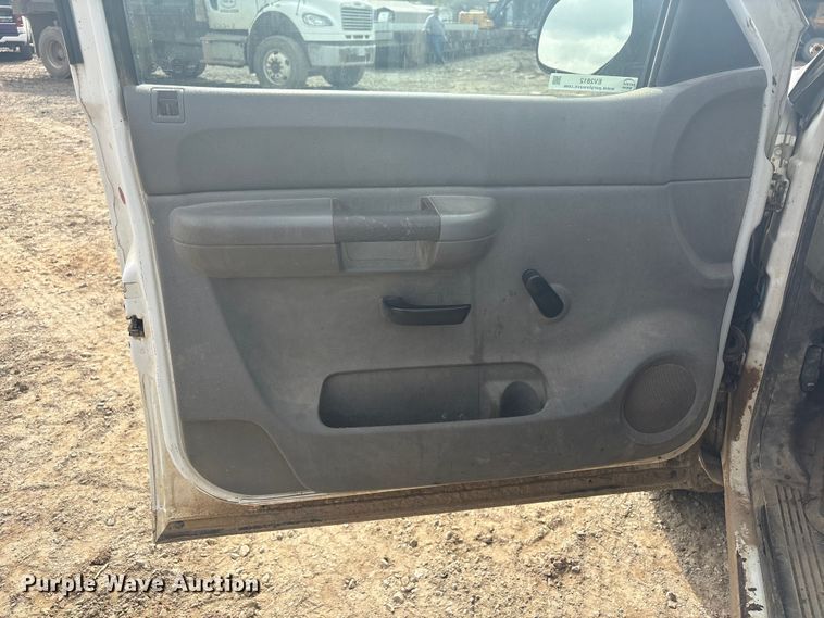 image for item EV2812 2008 Chevrolet Silverado 1500 Ext. Cab pickup truck