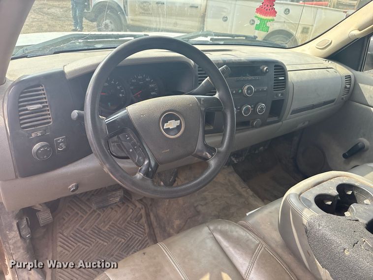 image for item EV2812 2008 Chevrolet Silverado 1500 Ext. Cab pickup truck