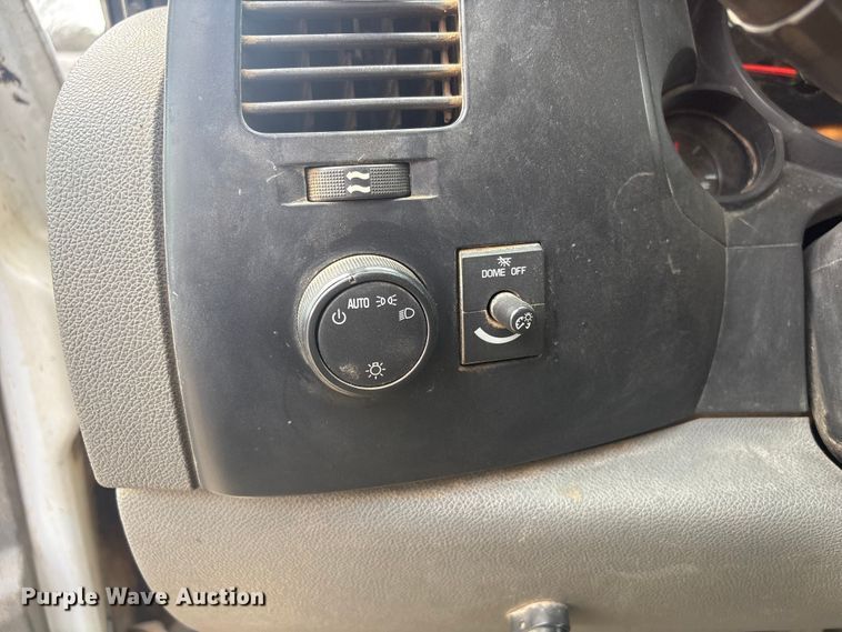 image for item EV2812 2008 Chevrolet Silverado 1500 Ext. Cab pickup truck