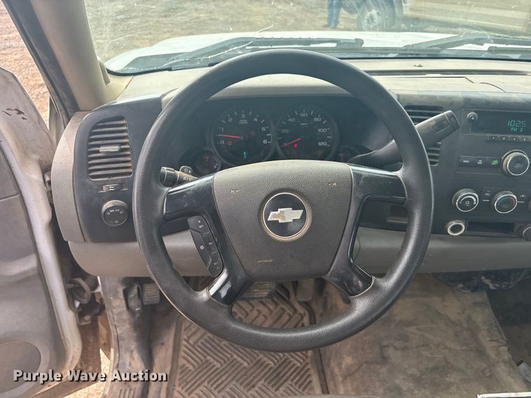 image for item EV2812 2008 Chevrolet Silverado 1500 Ext. Cab pickup truck