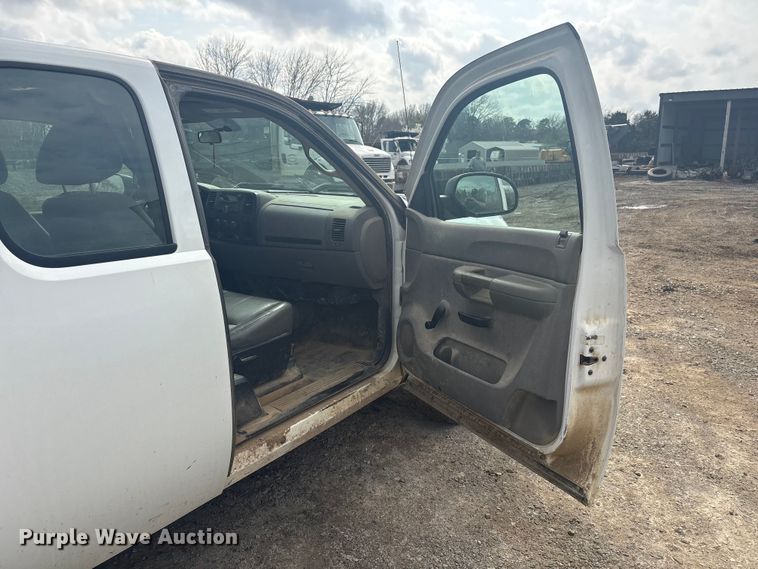 image for item EV2812 2008 Chevrolet Silverado 1500 Ext. Cab pickup truck