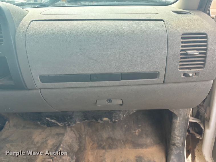 image for item EV2812 2008 Chevrolet Silverado 1500 Ext. Cab pickup truck