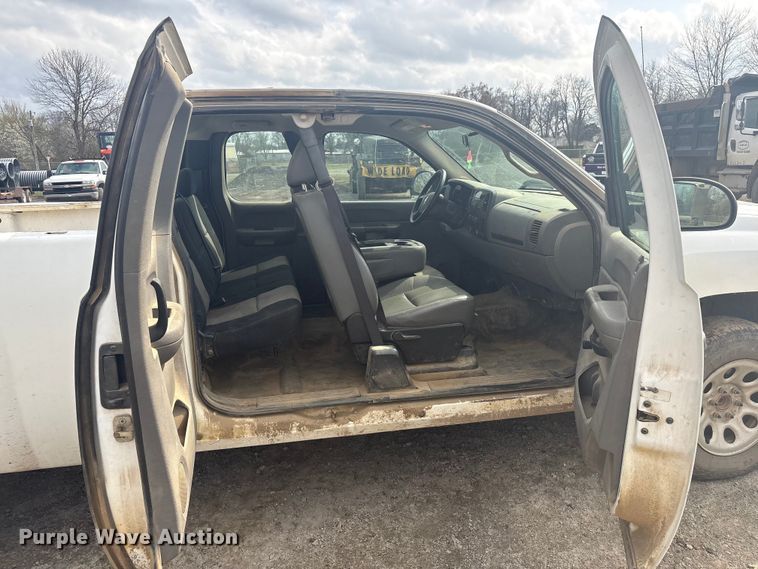 image for item EV2812 2008 Chevrolet Silverado 1500 Ext. Cab pickup truck