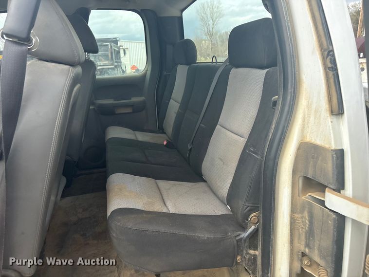 image for item EV2812 2008 Chevrolet Silverado 1500 Ext. Cab pickup truck
