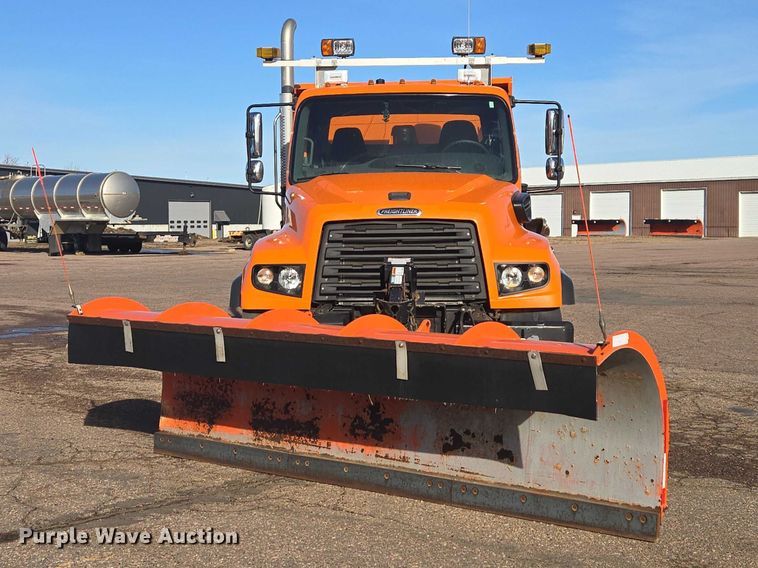 image for item EV5502 2012 Freightliner 114SD dump truck