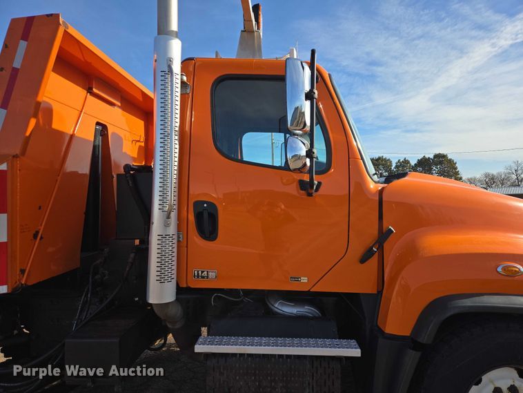 image for item EV5502 2012 Freightliner 114SD dump truck