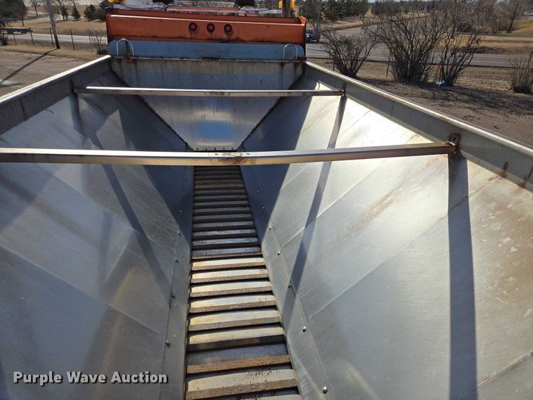 image for item EV5502 2012 Freightliner 114SD dump truck