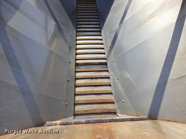 image for item EV5502 2012 Freightliner 114SD dump truck