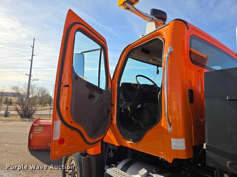 image for item EV5502 2012 Freightliner 114SD dump truck