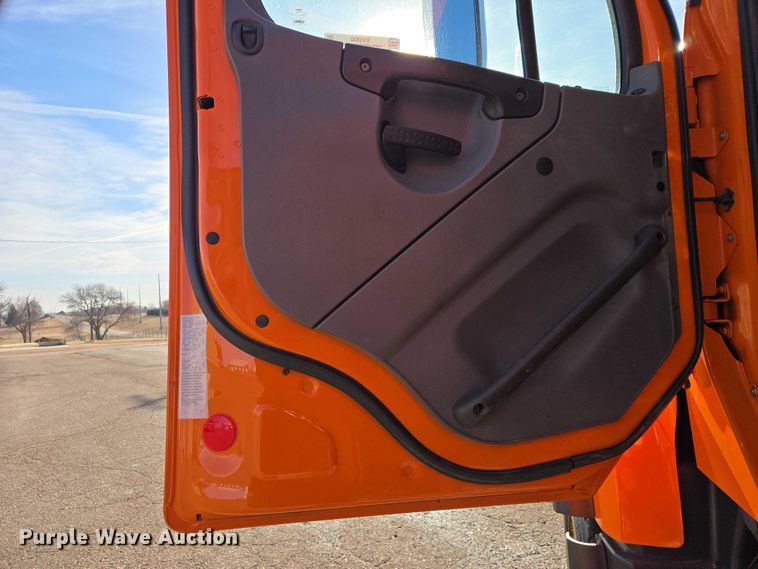 image for item EV5502 2012 Freightliner 114SD dump truck