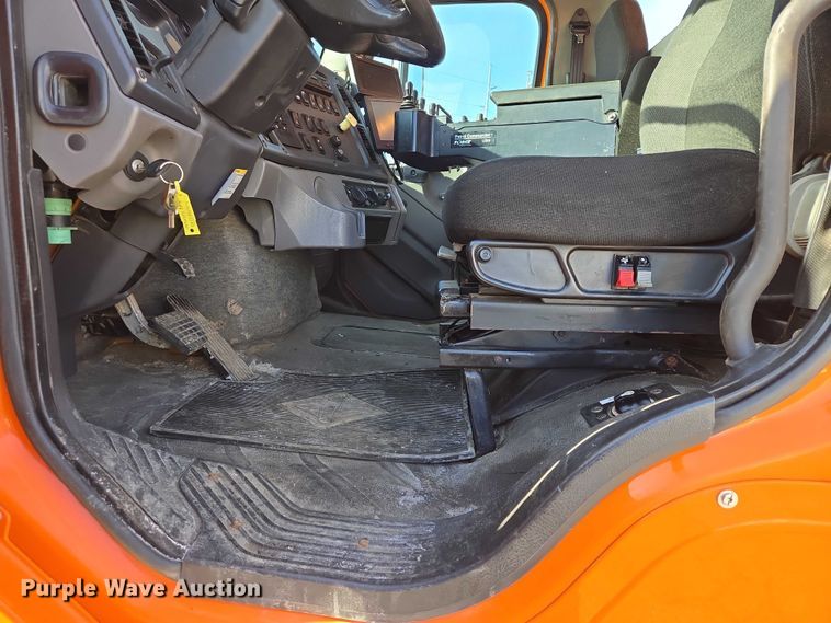 image for item EV5502 2012 Freightliner 114SD dump truck