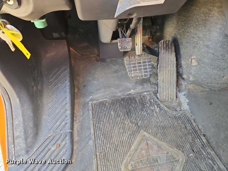 image for item EV5502 2012 Freightliner 114SD dump truck