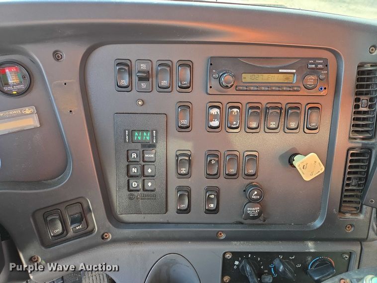 image for item EV5502 2012 Freightliner 114SD dump truck