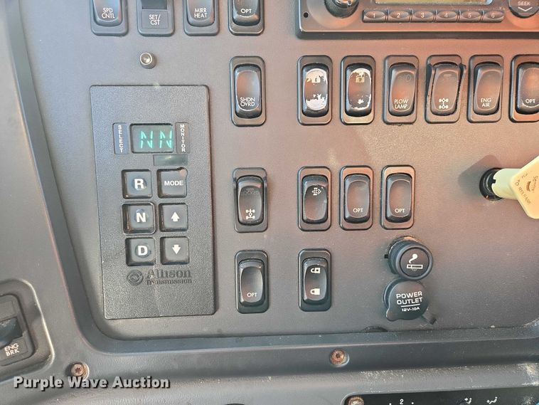 image for item EV5502 2012 Freightliner 114SD dump truck