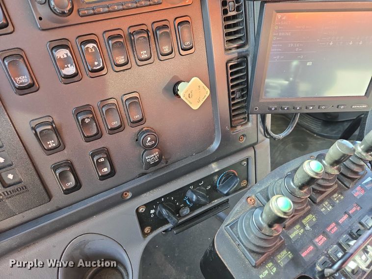 image for item EV5502 2012 Freightliner 114SD dump truck