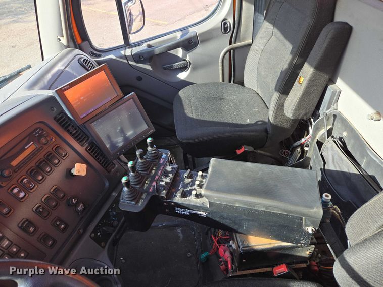 image for item EV5502 2012 Freightliner 114SD dump truck