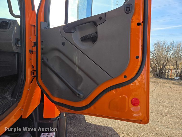 image for item EV5502 2012 Freightliner 114SD dump truck