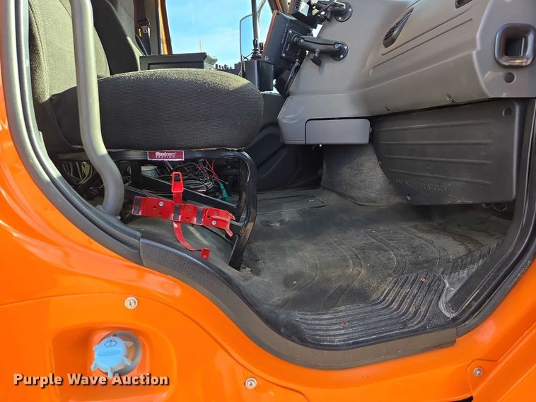 image for item EV5502 2012 Freightliner 114SD dump truck