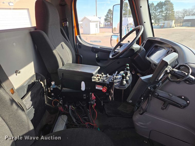 image for item EV5502 2012 Freightliner 114SD dump truck