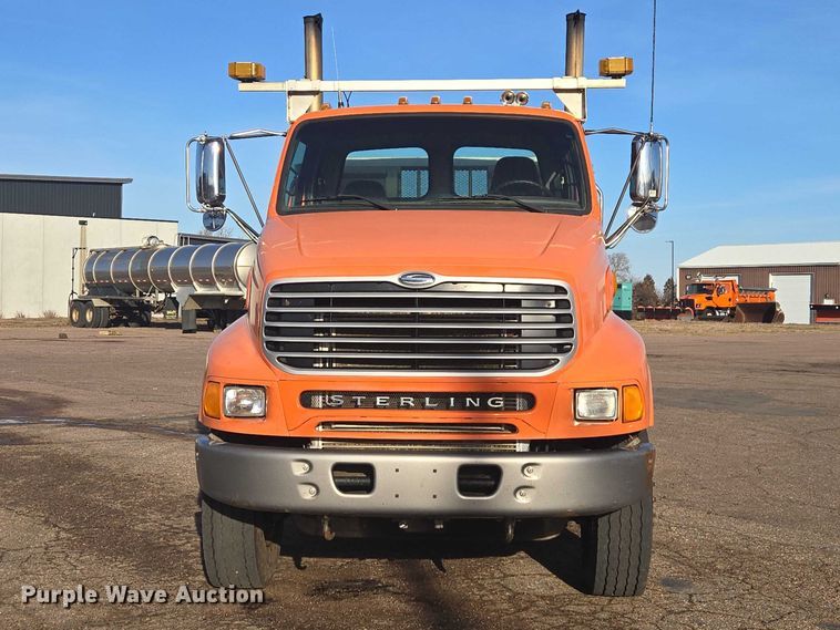 image for item EV5503 2006 Sterling LT9500 semi truck