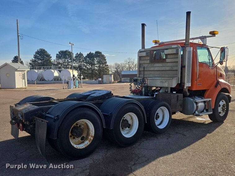 image for item EV5503 2006 Sterling LT9500 semi truck