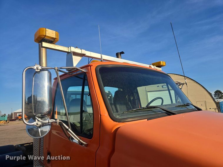 image for item EV5503 2006 Sterling LT9500 semi truck