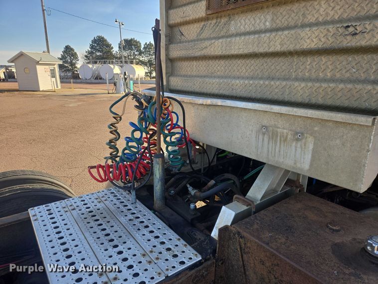 image for item EV5503 2006 Sterling LT9500 semi truck