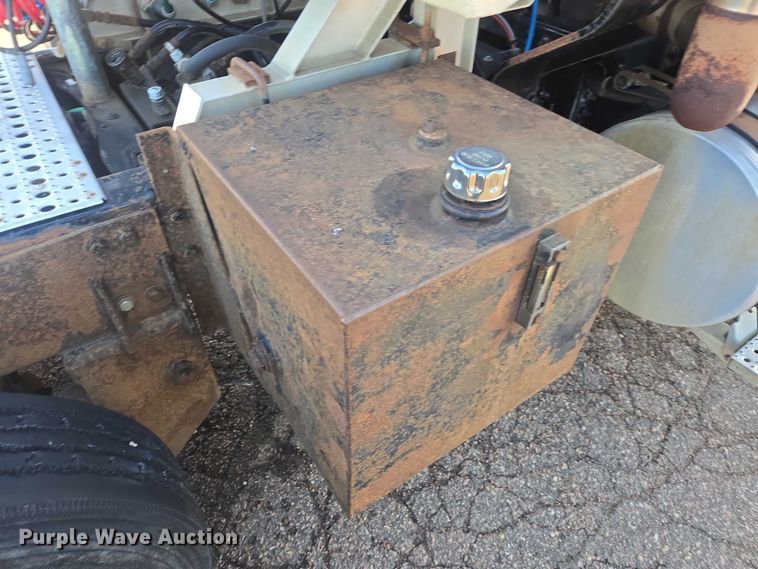 image for item EV5503 2006 Sterling LT9500 semi truck