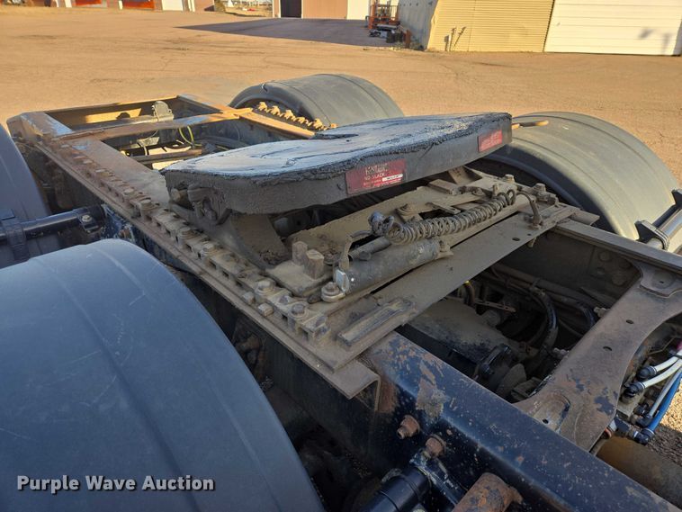 image for item EV5503 2006 Sterling LT9500 semi truck