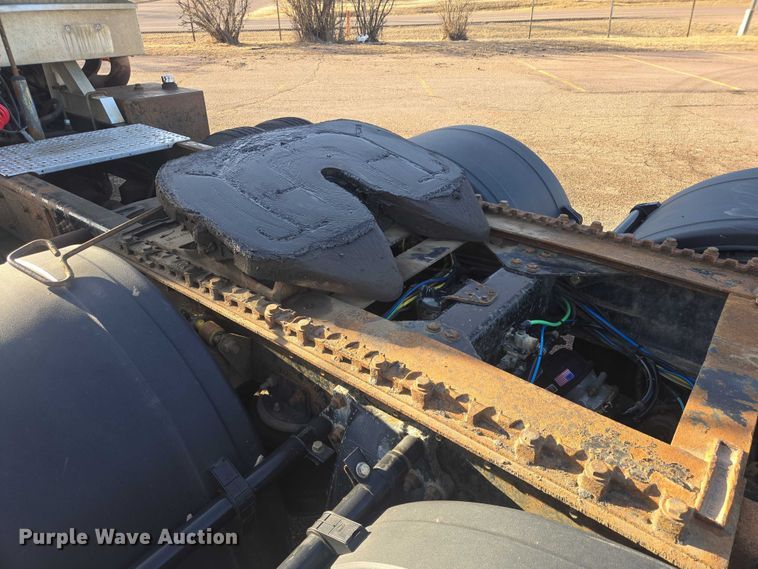 image for item EV5503 2006 Sterling LT9500 semi truck