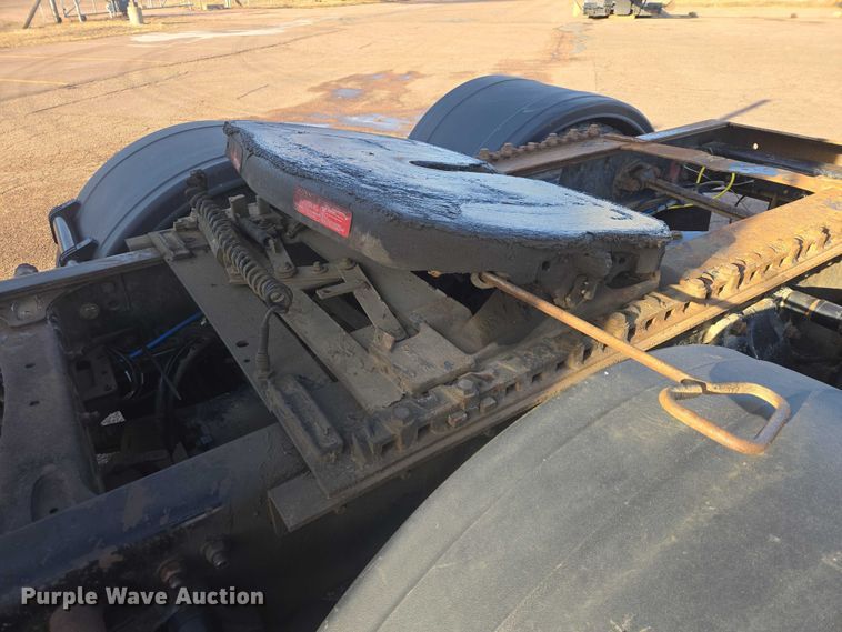 image for item EV5503 2006 Sterling LT9500 semi truck