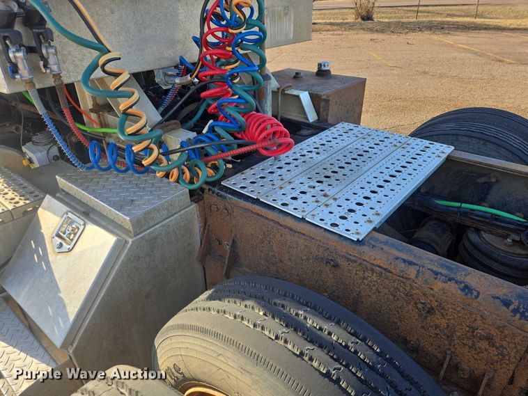 image for item EV5503 2006 Sterling LT9500 semi truck