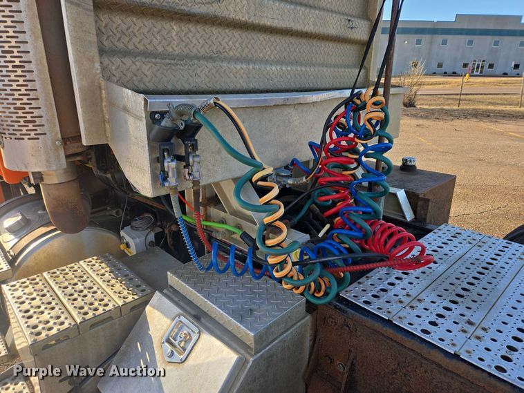 image for item EV5503 2006 Sterling LT9500 semi truck