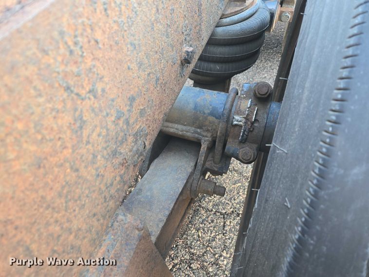 image for item EV5503 2006 Sterling LT9500 semi truck