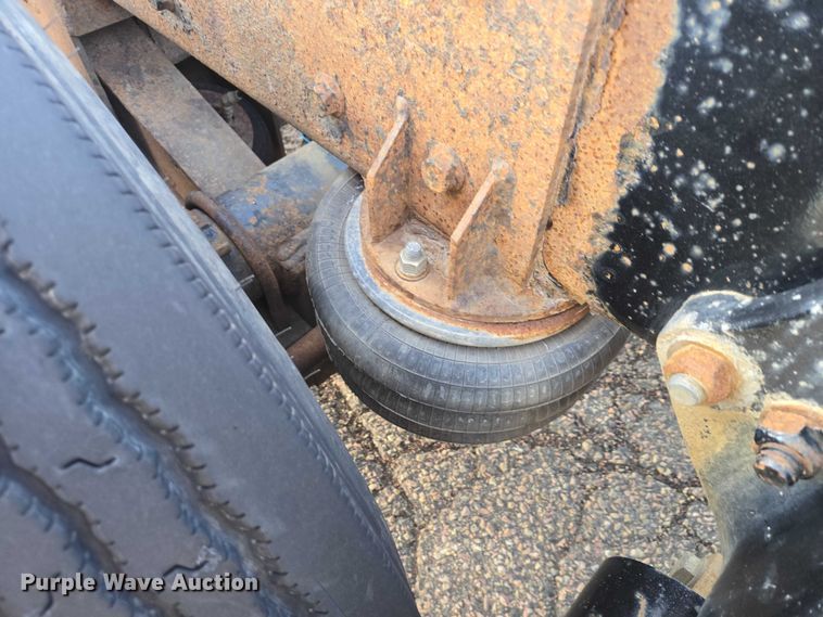 image for item EV5503 2006 Sterling LT9500 semi truck