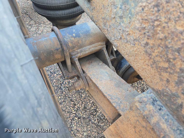 image for item EV5503 2006 Sterling LT9500 semi truck